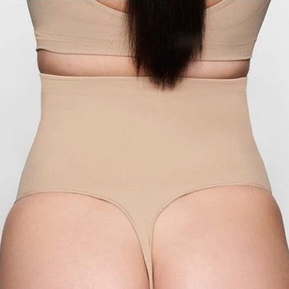 SKIMS Seamless Sculpt High Waist Thong Compression Shapewear Clay Tan Small NWOT - Picture 2 of 7